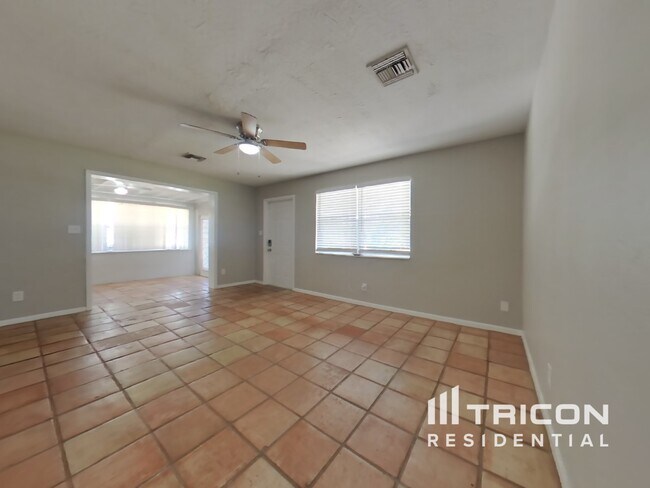 Foto del edificio - 4006 Winthrop St