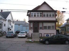 Building Photo - 619 E Parkway Ave