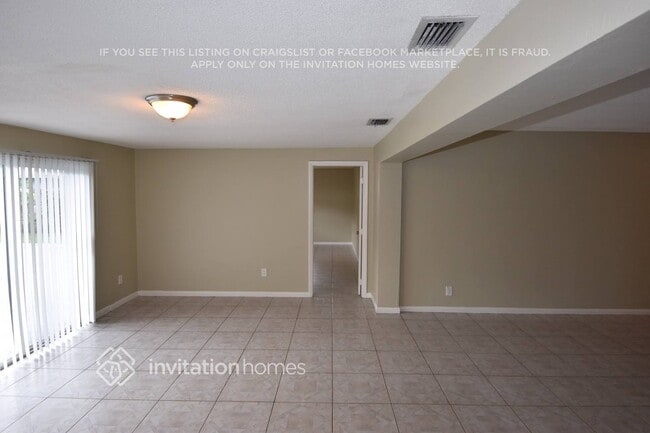 Building Photo - 250 SW 12th Ave