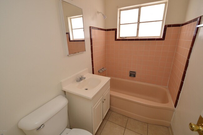 Foto del edificio - 4525 E Montecito St