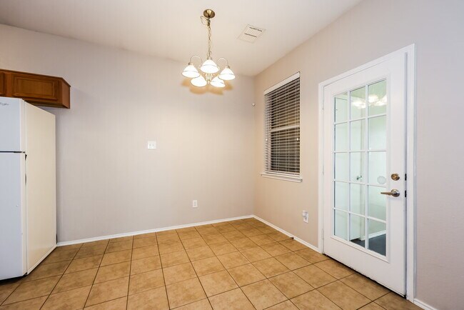 Building Photo - 10005 Blue Bell Dr