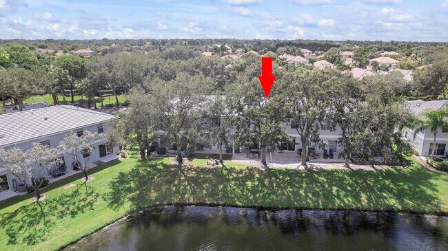 Foto del edificio - 16129 Sierra Palms Dr