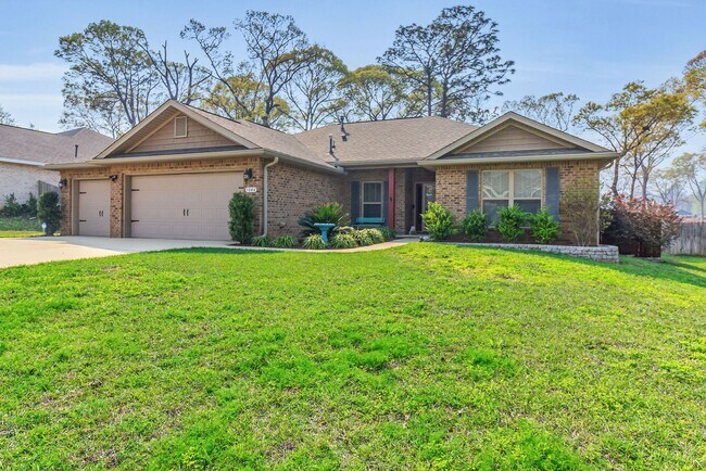 Foto del edificio - 4 Bedroom in CRESTVIEW!!