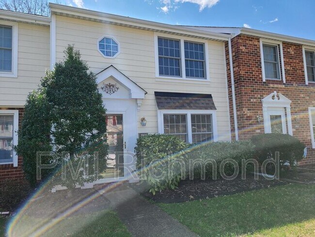 Building Photo - 9404 Tracey Lynne Cir