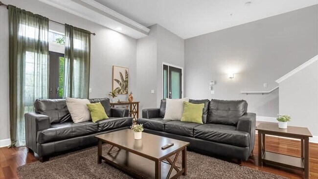 Foto del edificio - 14545 Damai Ln