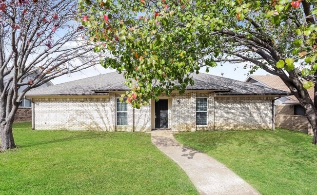 Building Photo - 2311 Statler Dr