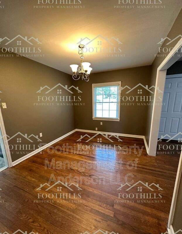 Building Photo - 407 Pine Hill Ln