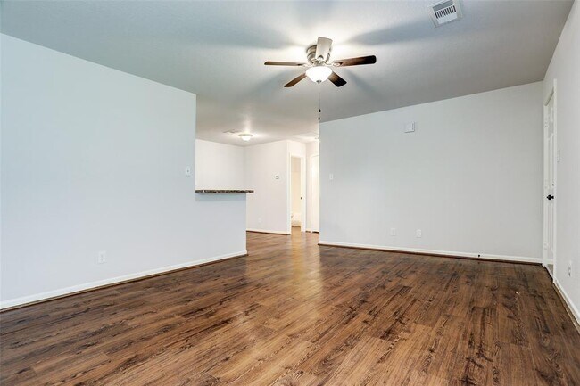 Building Photo - 302 Westward Ave