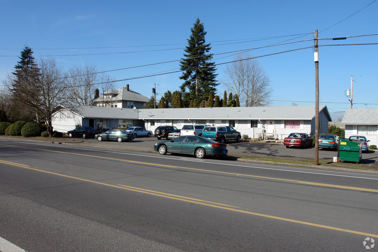 Building Photo - 5601-5635 NE Killingsworth St