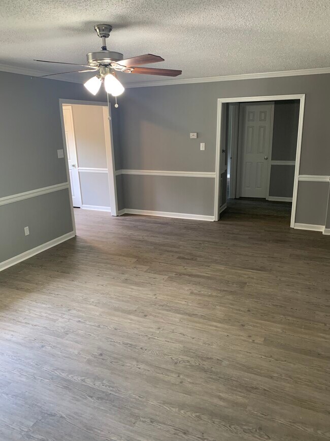 Foto del edificio - 636 Maplewood Dr