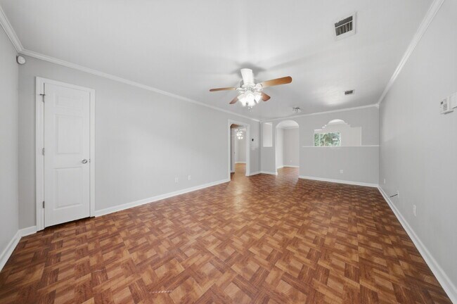 Foto del edificio - 3 Bedroom 2 Bathroom Single Family Home located in NW Tallahassee!