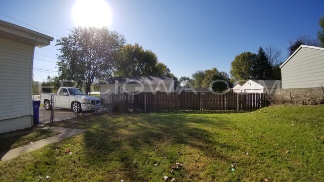 Foto del edificio - 3300 Bowling St SW