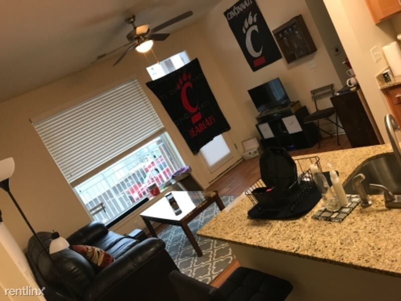 Primary Photo - 1 br, 1 bath Apartment - 22 E Daniels St