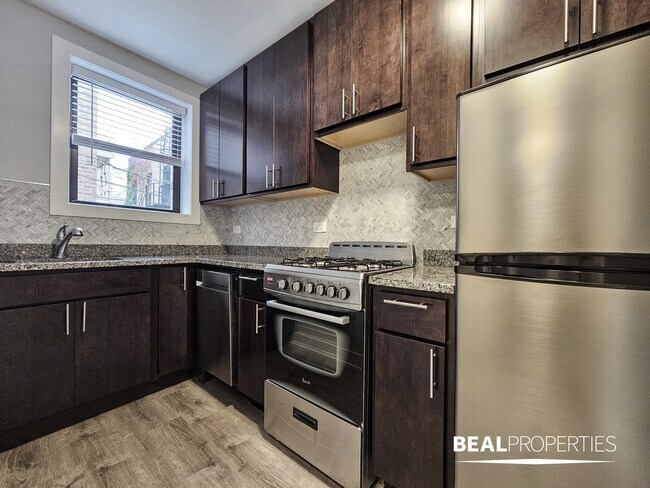 Foto del edificio - 429 W Belden Ave