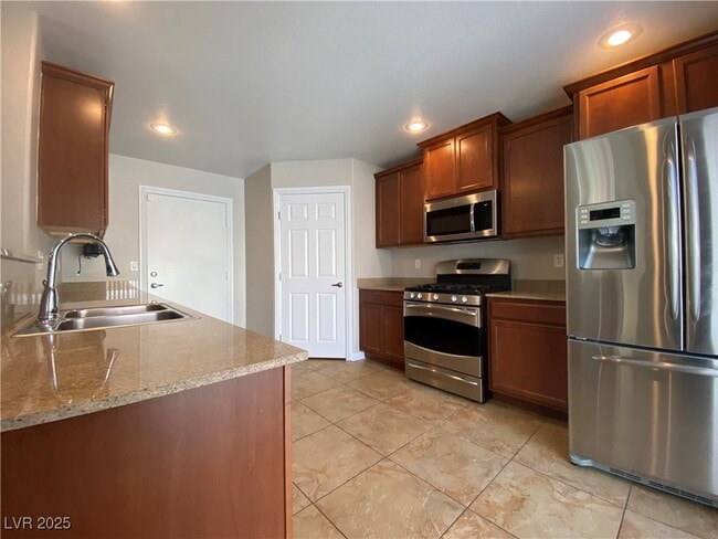 Building Photo - 5251 Sand Dollar Ave