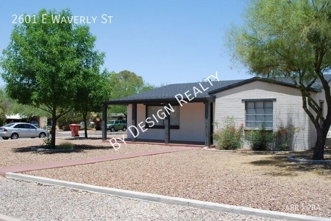 Building Photo - Blenman-Elm 4 Bed 2 Bath - Reserve NOW for March 2026 or Later