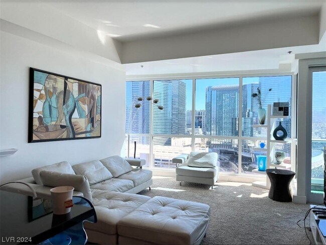 Building Photo - 4525 Dean Martin Dr
