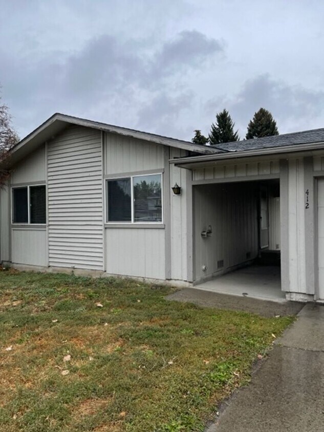 Primary Photo - 2 Bedroom Apartment for Rent in Bozeman!