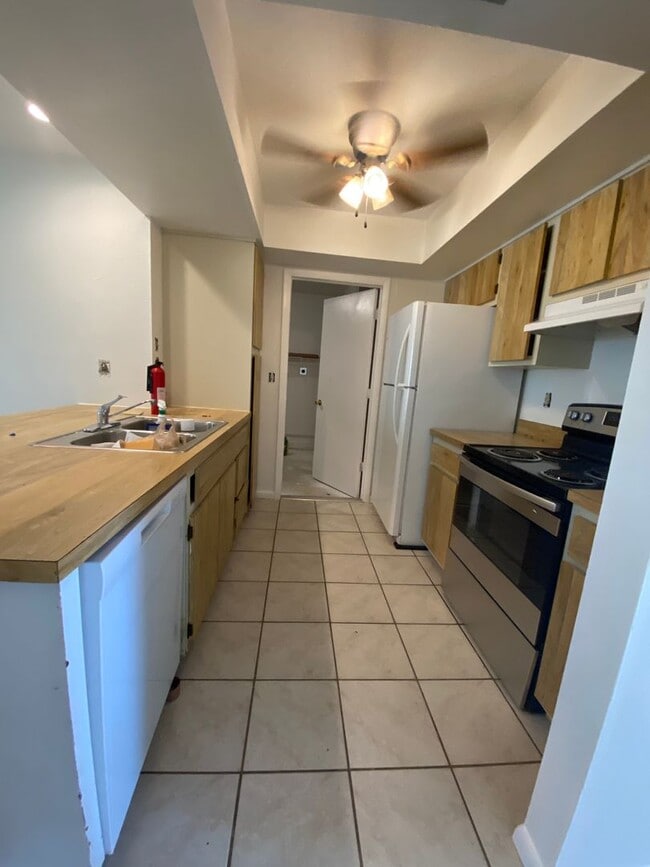 Photo - 3223-3225 SW Santa Barbara Pl Apartment