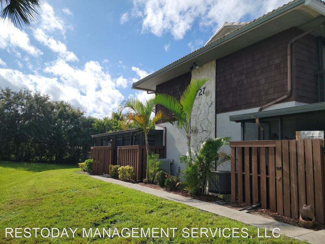 Primary Photo - 2 br, 2.5 bath House - 2704 SE King Arthur...