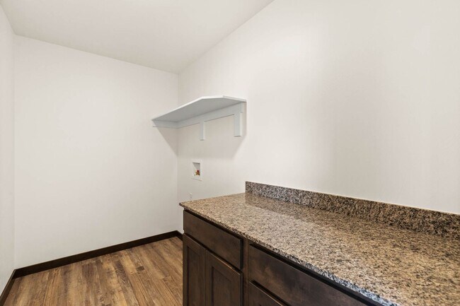 Foto del edificio - 853 Rookery Ln