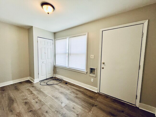 Foto del edificio - 1770 W Oak St