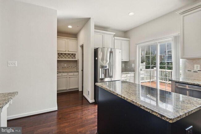 Building Photo - 8615 Stone Hill Ln