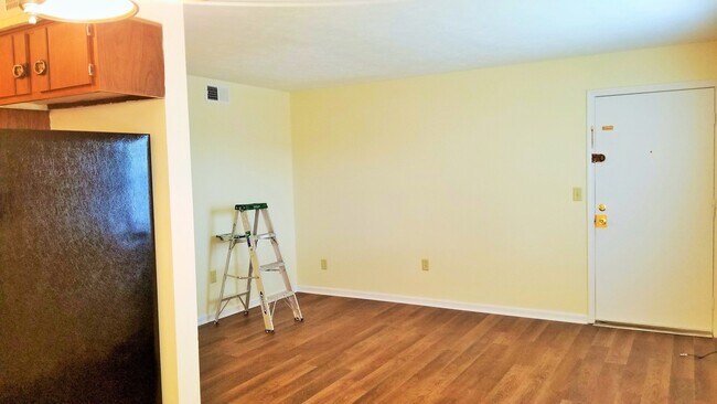 Foto del edificio - 3212 Springfield Dr
