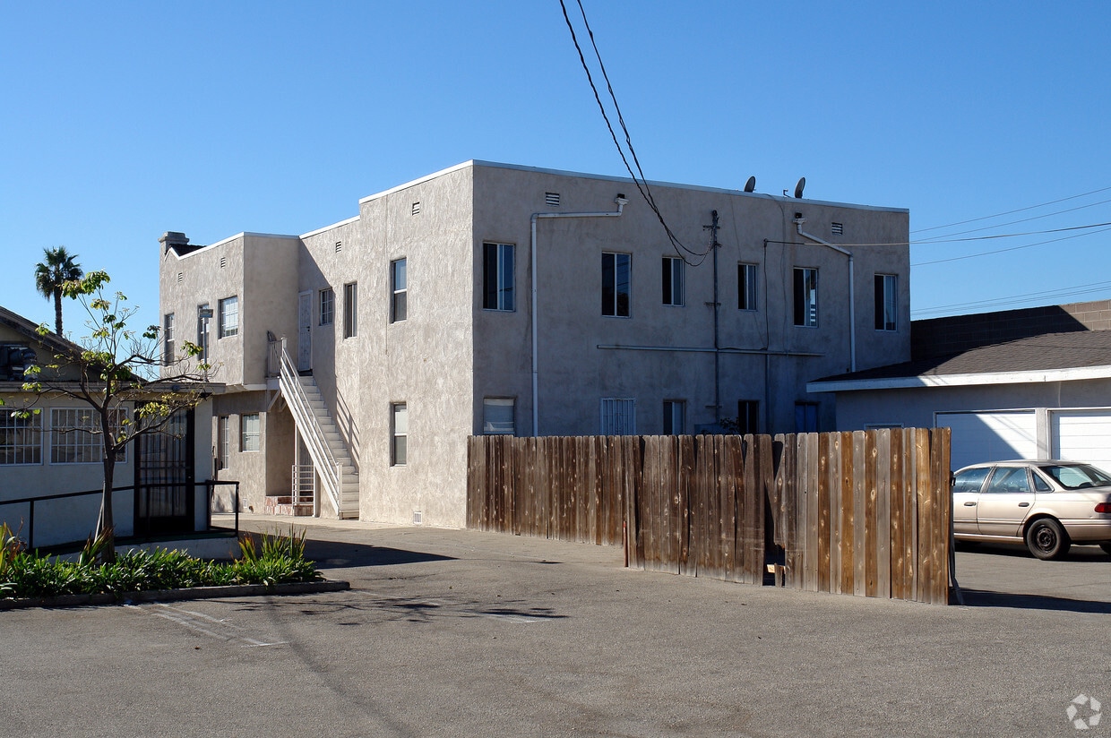 Building Photo - 331-333 W Manchester Blvd