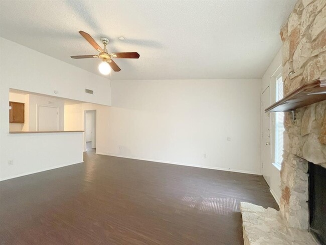 Building Photo - 656 Mairo St