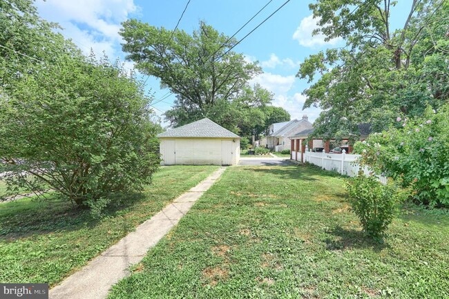 Building Photo - 317 N Stratton St