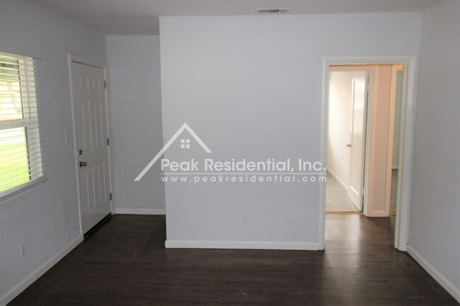Foto del edificio - Charming Tahoe Park 3bd/1ba Home