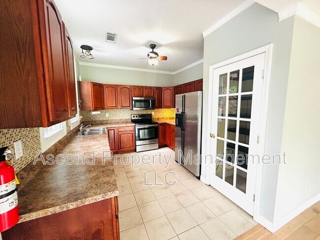 Foto del edificio - 16 Pioneer Ln