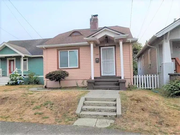 Frente de la casa - 341 NW 74th St