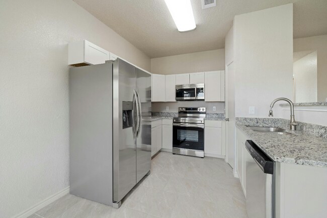 Foto del edificio - 5007 Parkwood Dr