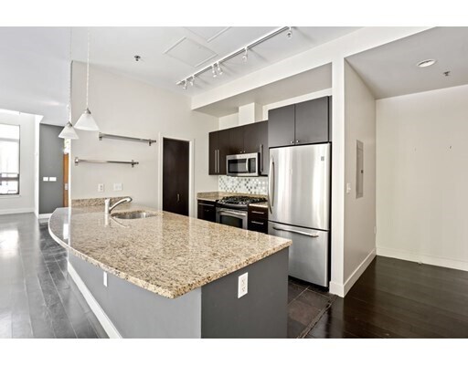 Building Photo - 725 Harrison Ave