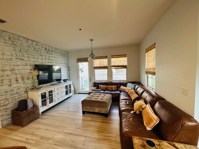 Building Photo - 1668 Shorebreak Way