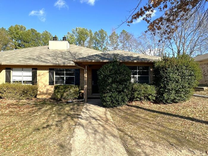 Primary Photo - Tour Today! Newly Updated 3 Bedroom 2 Bath...