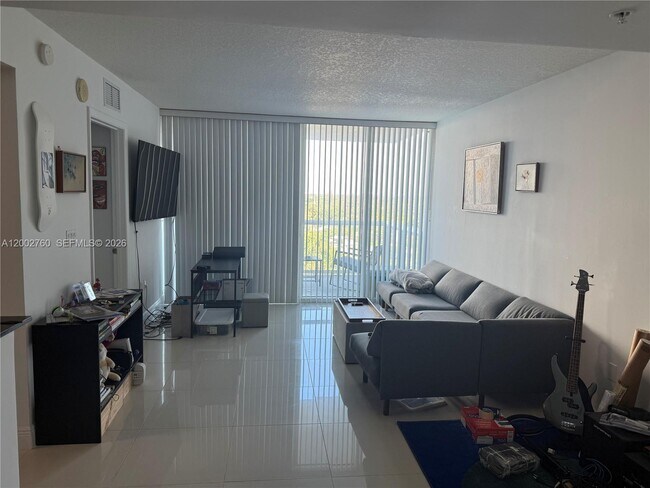 Foto del edificio - 1861 NW S River Dr