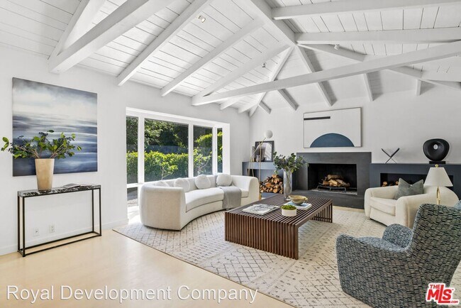 Foto del edificio - 3 br, 5 bath House - 1847 N Beverly