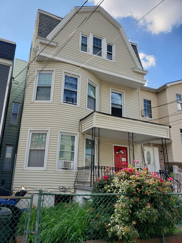 276 Summer Ave Unit 2, Newark, NJ 07104 Apartments in Newark, NJ