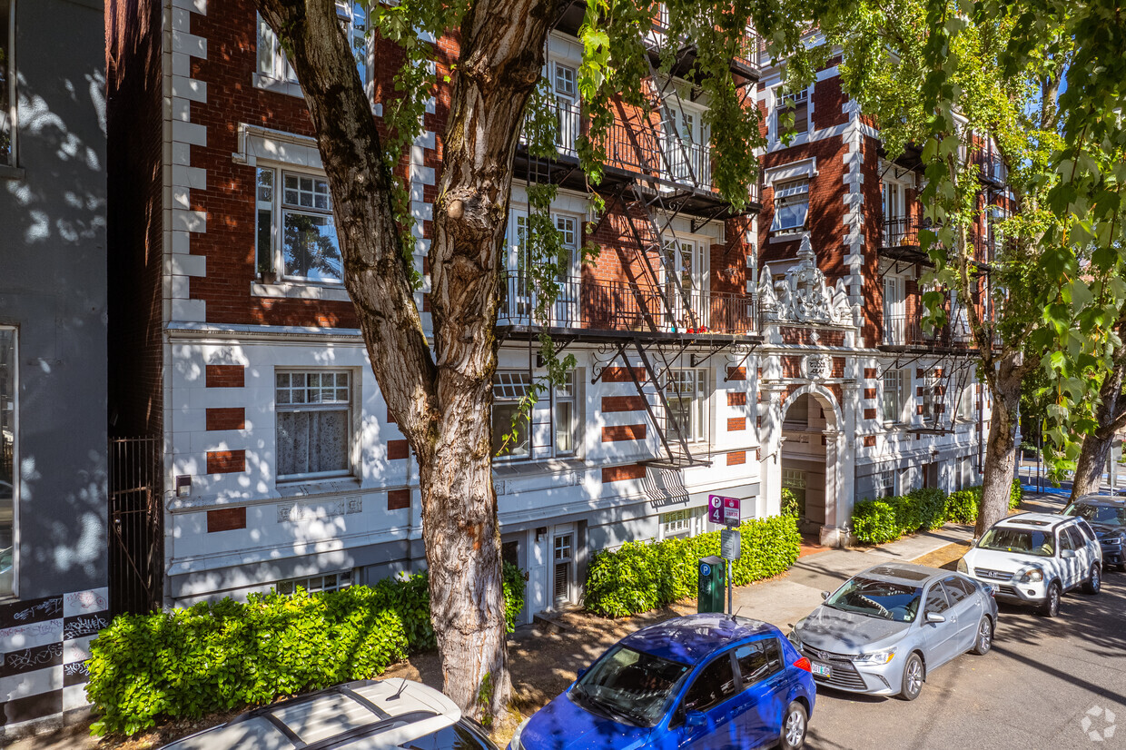 Primary Photo - Tudor Arms Apartments