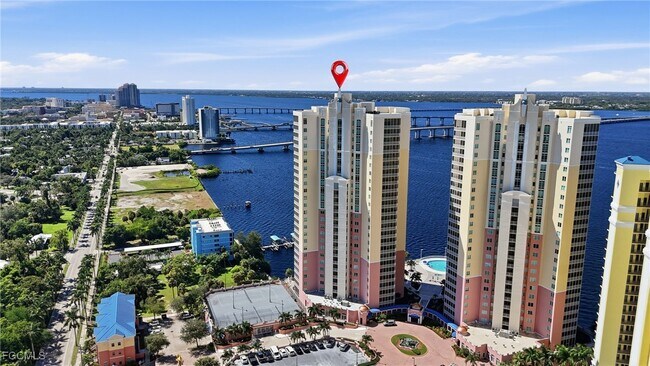 Foto del edificio - 2743 First St