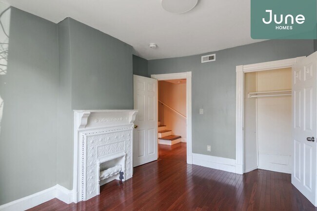 Building Photo - ROOM ONLY in 7-bed/2.0-bath Home