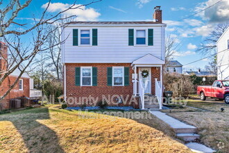 Building Photo - 5013 Laguna Rd