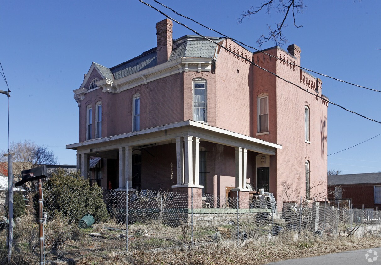 Building Photo - 16 Academy Pl