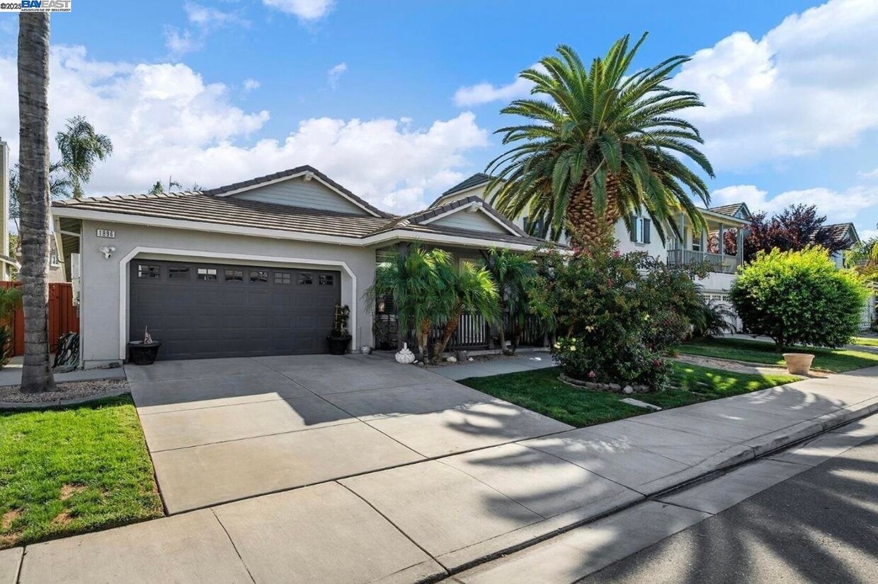 Foto principal - 1896 Bankston Dr