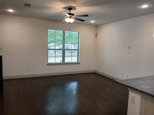 Foto del edificio - 7225 Huckleberry Dr