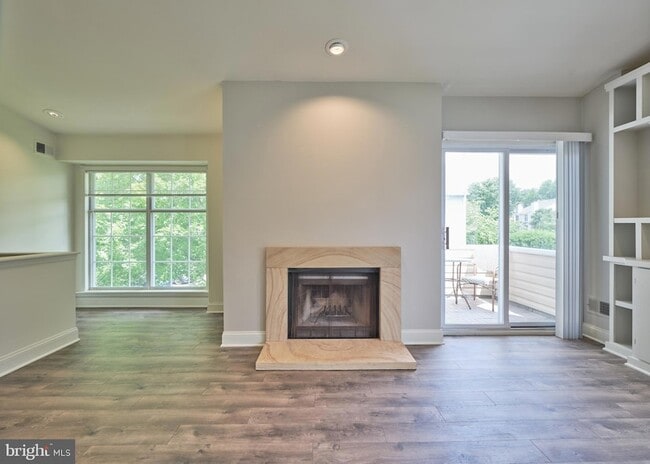 Foto del edificio - 51 Meadow Ln