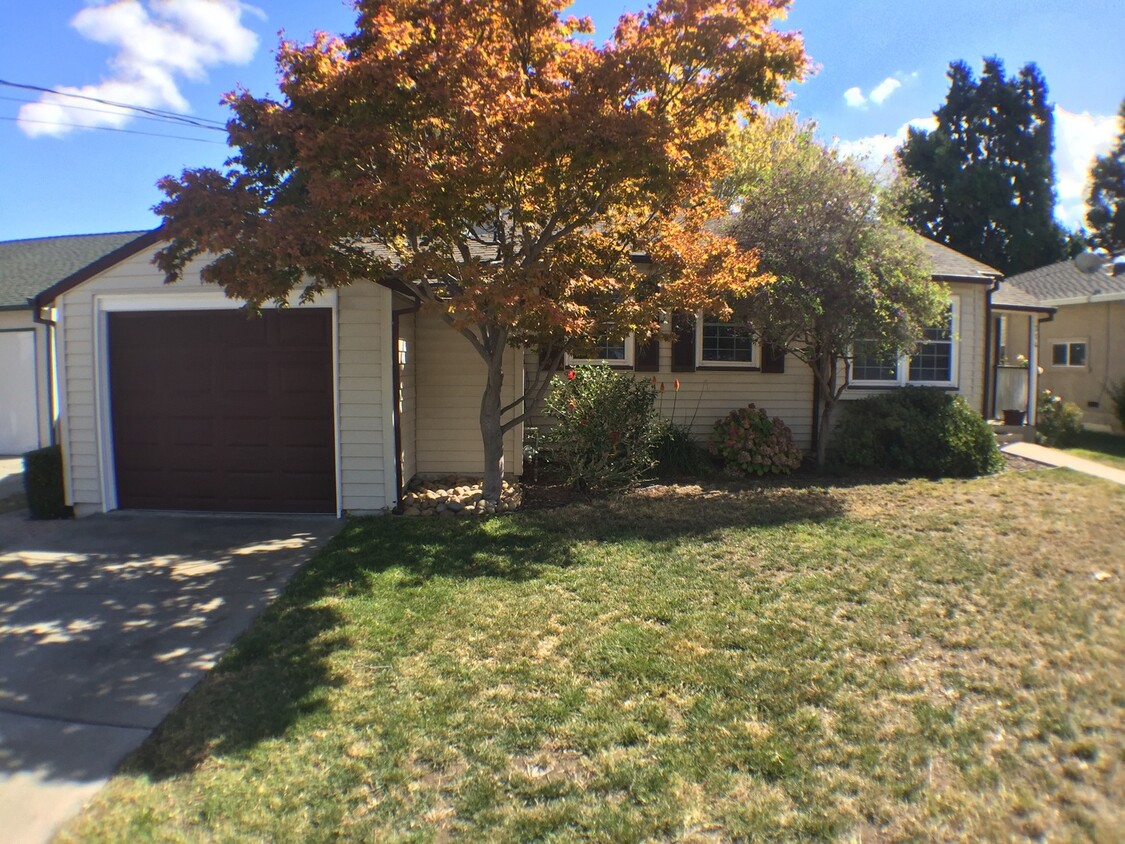 Foto principal - Beautiful 3 Bed 2 Bath Sunnyvale Home - Cl...